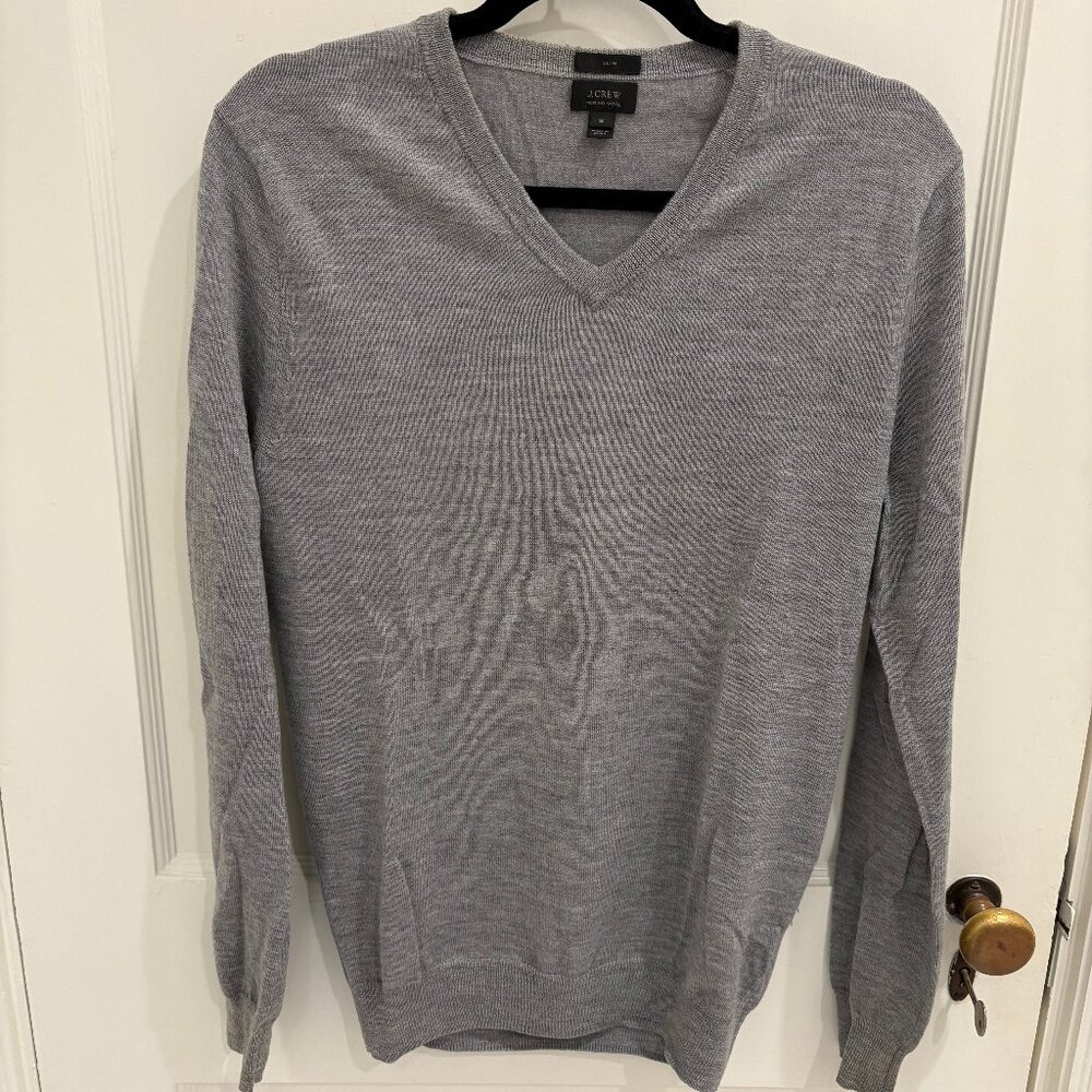 Lightweight 100% Merino Wool Men's V-Neck Gray Sweater from JCrew, Size S, GUC